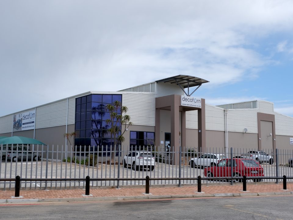 DecoFurn store gutters